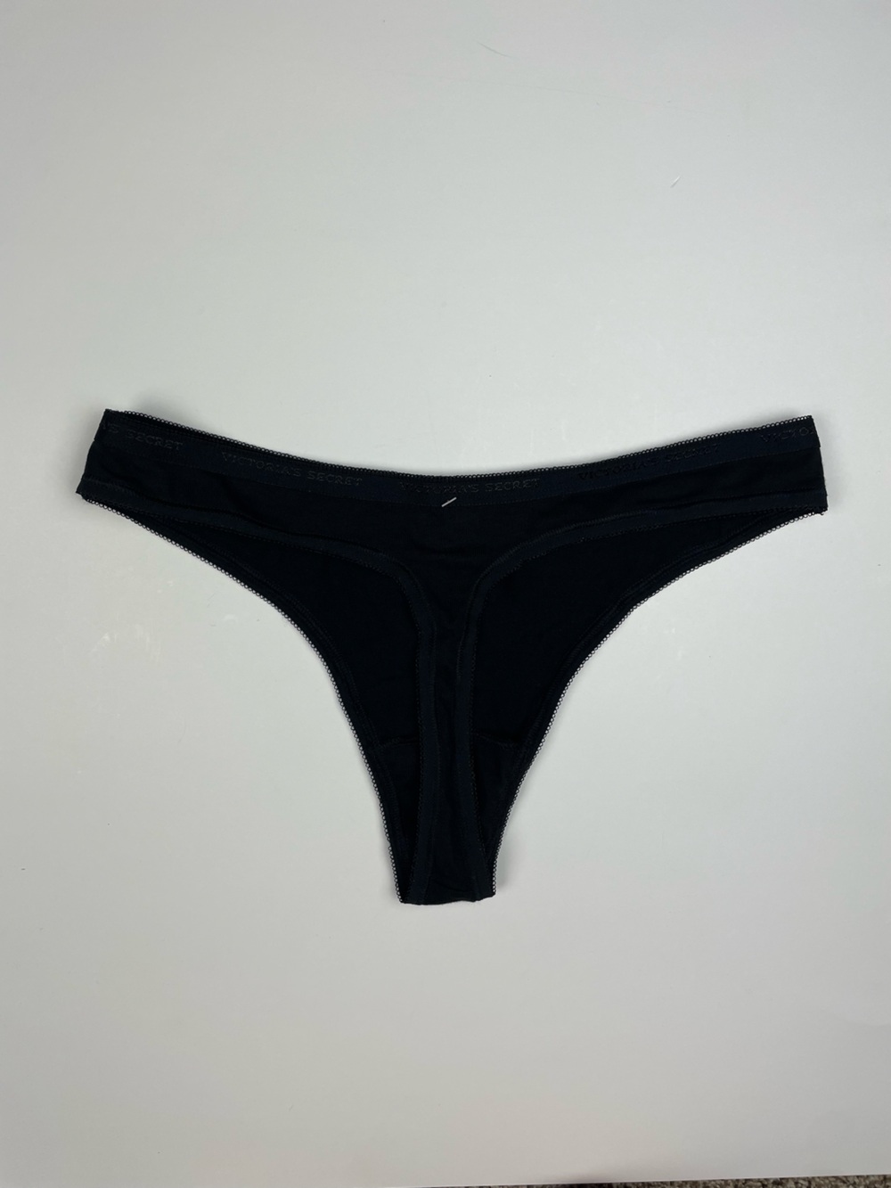 2009 NWT Victoria's Secret black cotton & spandex thong in size M - Picture 3 of 4